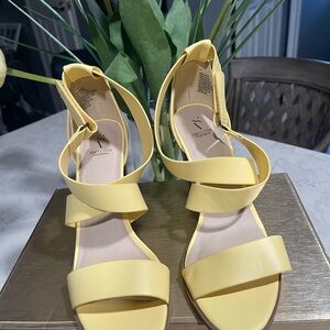 Simply Vera Vera Wang Yellow Sandals